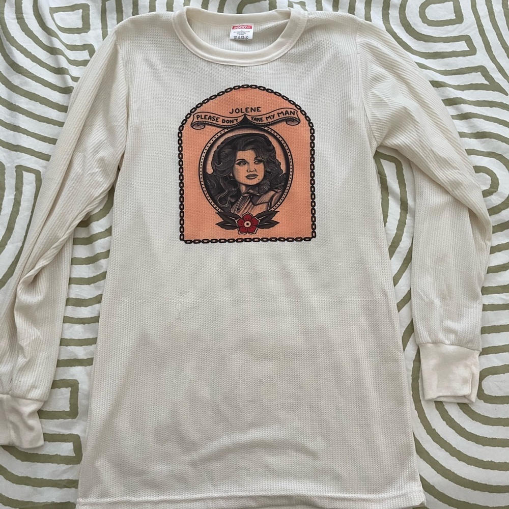 Dolly Parton Cream Long Sleeve Graphic Top size large - fits like medium